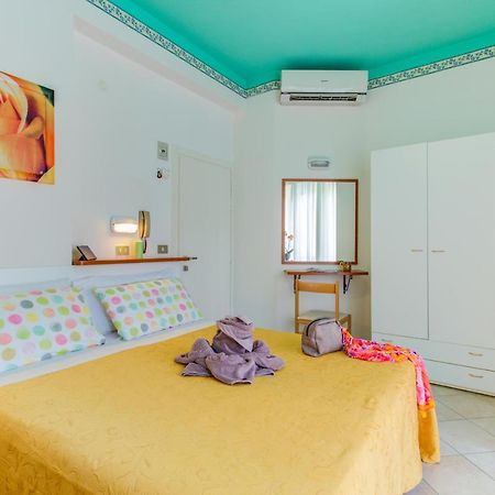 Hotel Puppi Каттолика Экстерьер фото
